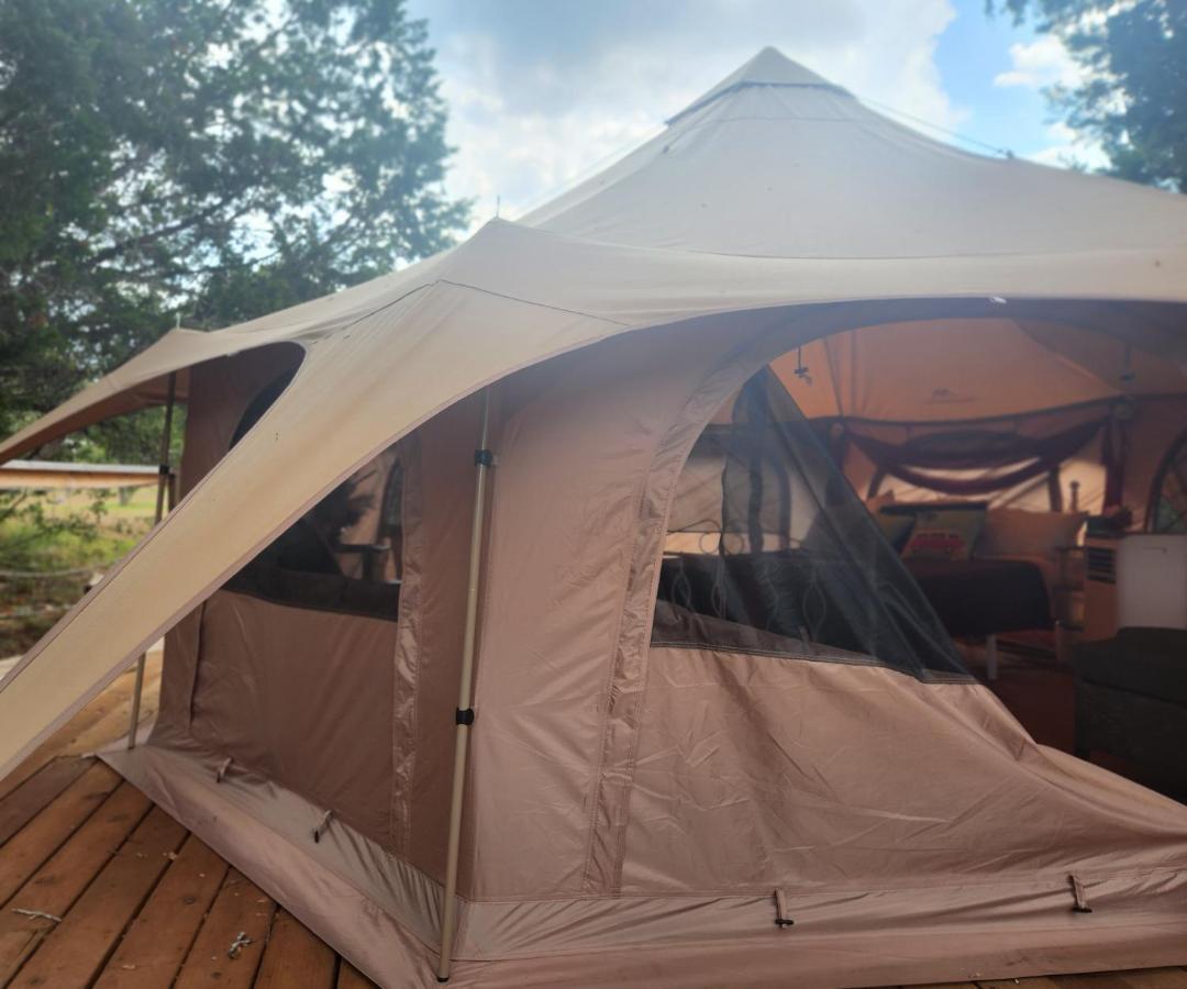 Al'S Hideaway Glamping Tents Hotel Pipe Creek Exterior photo