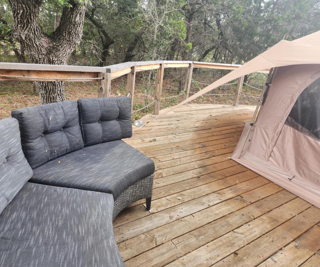 Al'S Hideaway Glamping Tents Hotel Pipe Creek Exterior photo